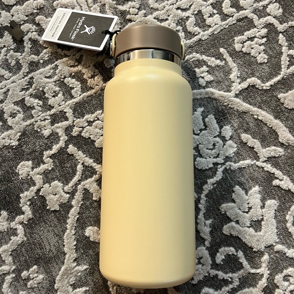 Hydro Flask Beech Limited Edition - Picture 2 of 2